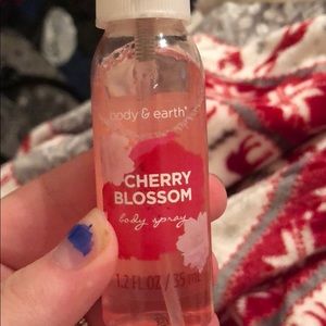 Makeup clothes body wash/ spray